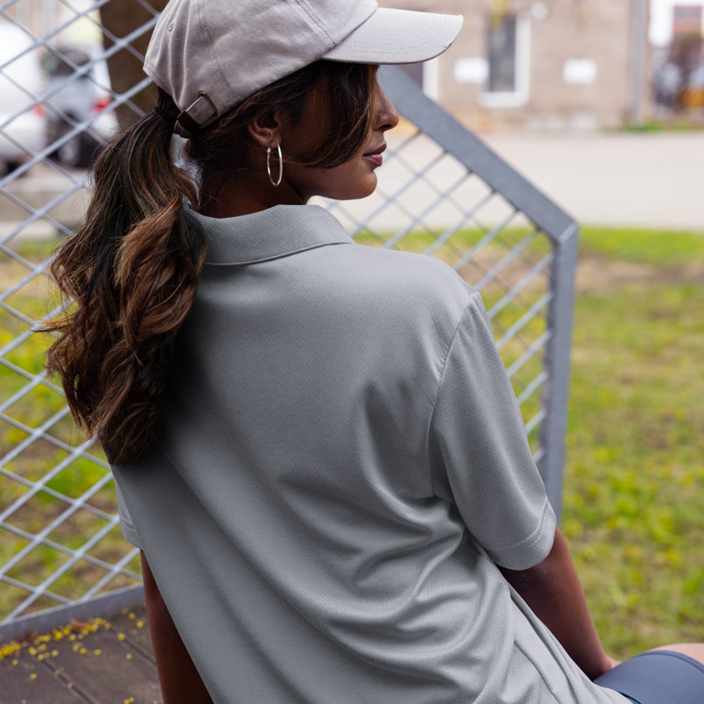 Polo Adidas space-dyed personalizada em cabide, roupa Adidas com preço de atacado