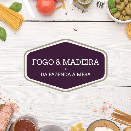 Exemplo de Design de Logotipo Customizado de Restaurante – Insígnia Fogo e Lenha